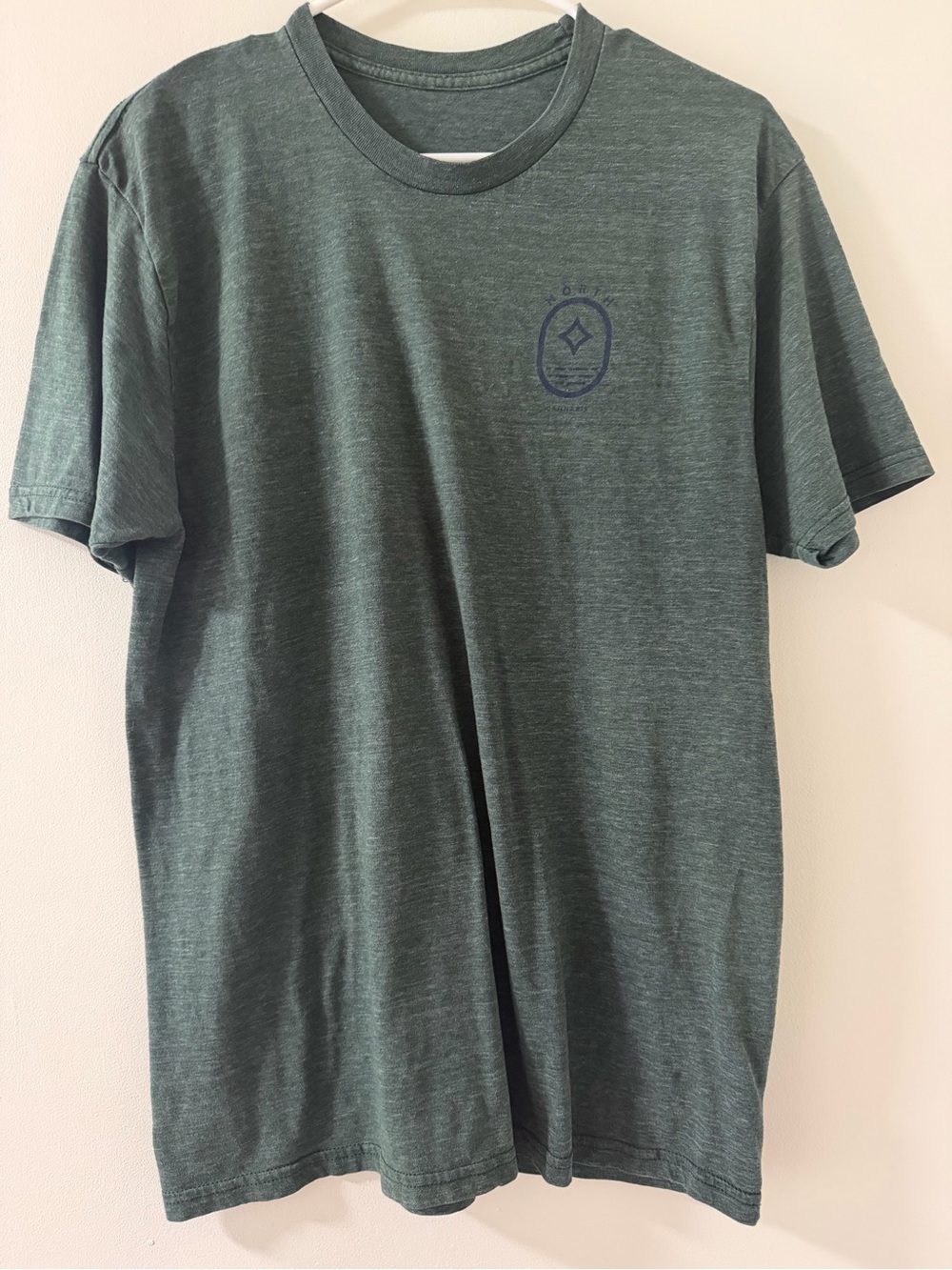 Men's Short-Sleeve Crewneck Tee in Heather Forest Green